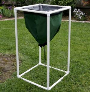 The Worm Inn flow-through composting system. Photo used with permission from redwormswork.com